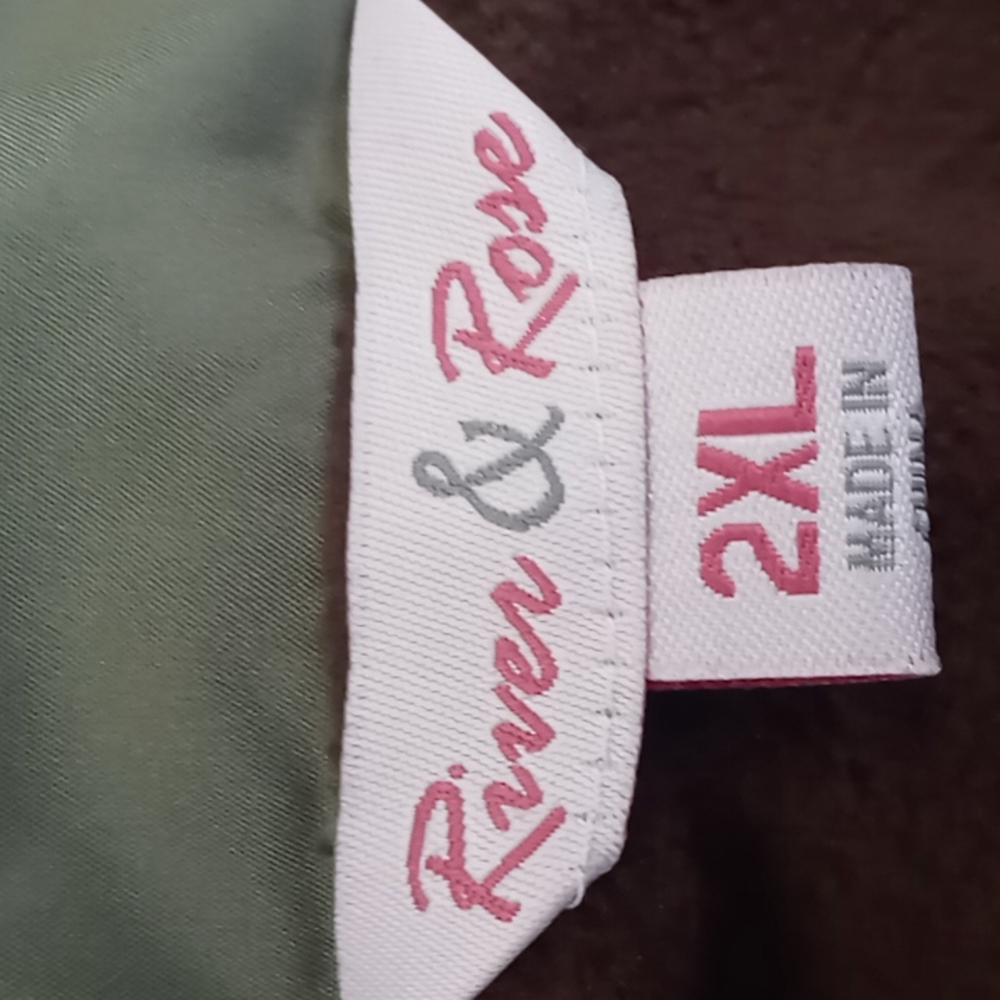River & Rose Woman's Vest - Picture 12 of 15